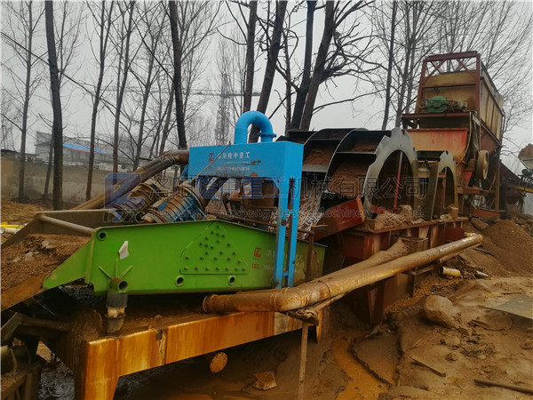 山東棗莊-<a href=http://www.cyzkshopping.com/tags/xishahuishouji target=_blank class=infotextkey><a href=//tags/xishahuishouji target=_blank class=infotextkey>細(xì)沙回收機(jī)</a></a>現(xiàn)場(chǎng)54.jpg