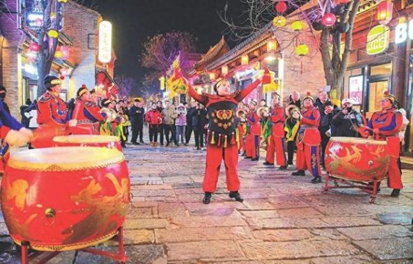 欧洲杯体育舞龙节目——百米长龙如同蛟龙出海-开云「中国」kaiyun体育网址-登录入口